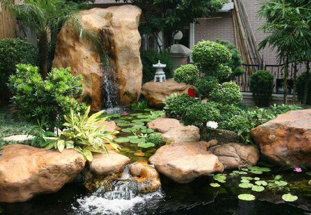 想有一片庭院，種上松與竹，春賞繁花冬聽雪…