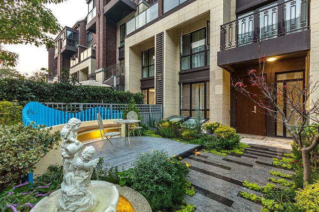 美式鄉(xiāng)村田園風(fēng)格別墅庭院景觀設(shè)計，給您心靈的自然歸宿感