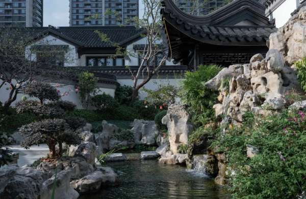 私家庭院設(shè)計(jì)：庭院假山該怎么設(shè)計(jì)？這樣造景，庭院很有詩意！