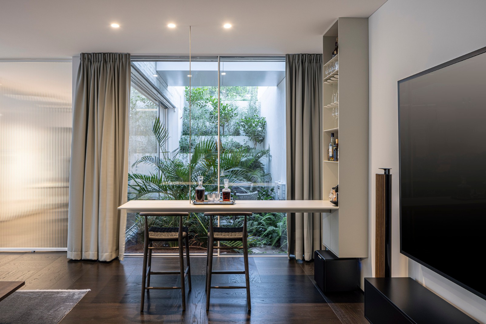 一堵“逐漸消失”的墻，溶解像素屋