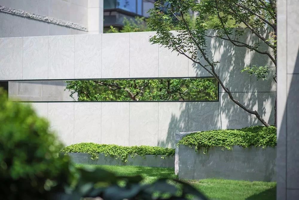 庭院“漏景”是一門藝術(shù)~中式庭院的造景巧思，步移景異，一步一景，你學(xué)會(huì)了嗎？