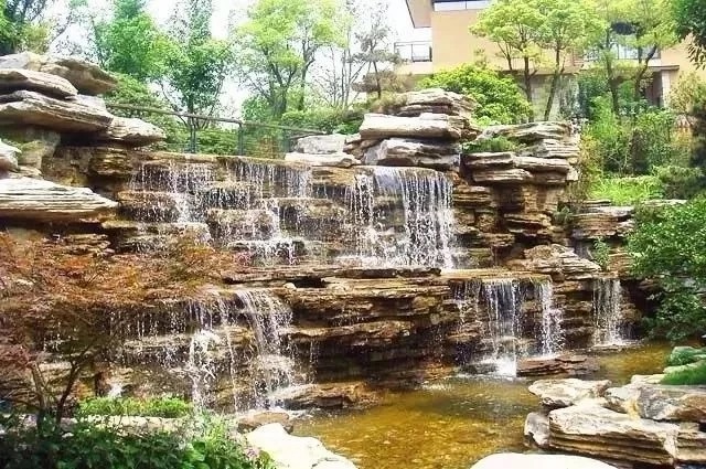 中式庭院里，不同的石頭類(lèi)型，能打造出風(fēng)格完全不一樣的景