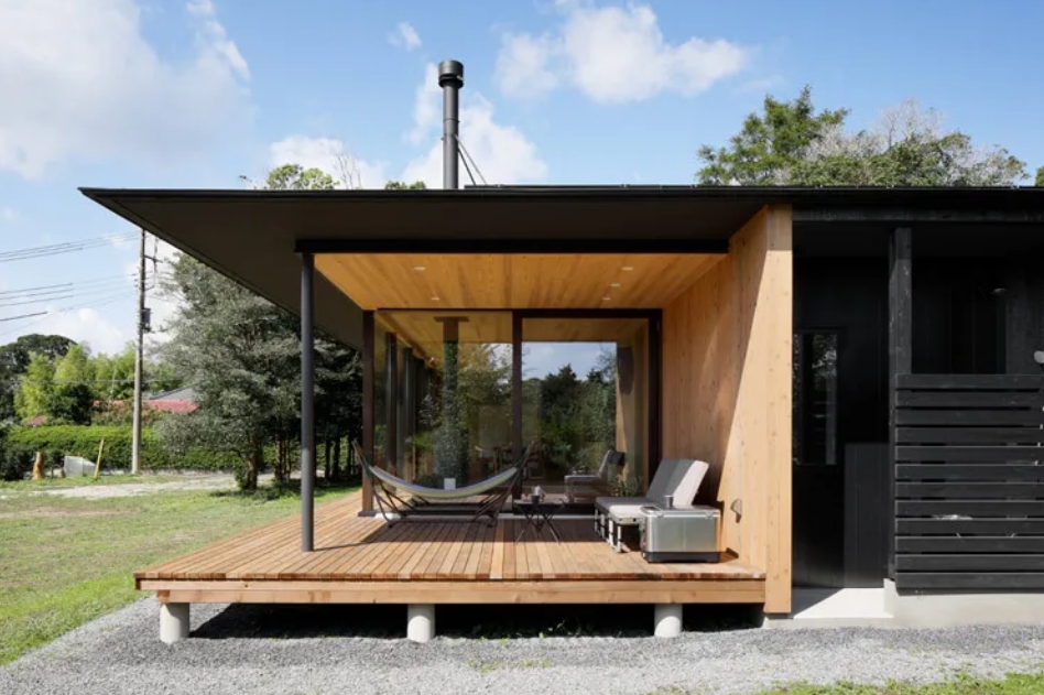 防腐木在花園里簡直百搭，太適合你的院子了！