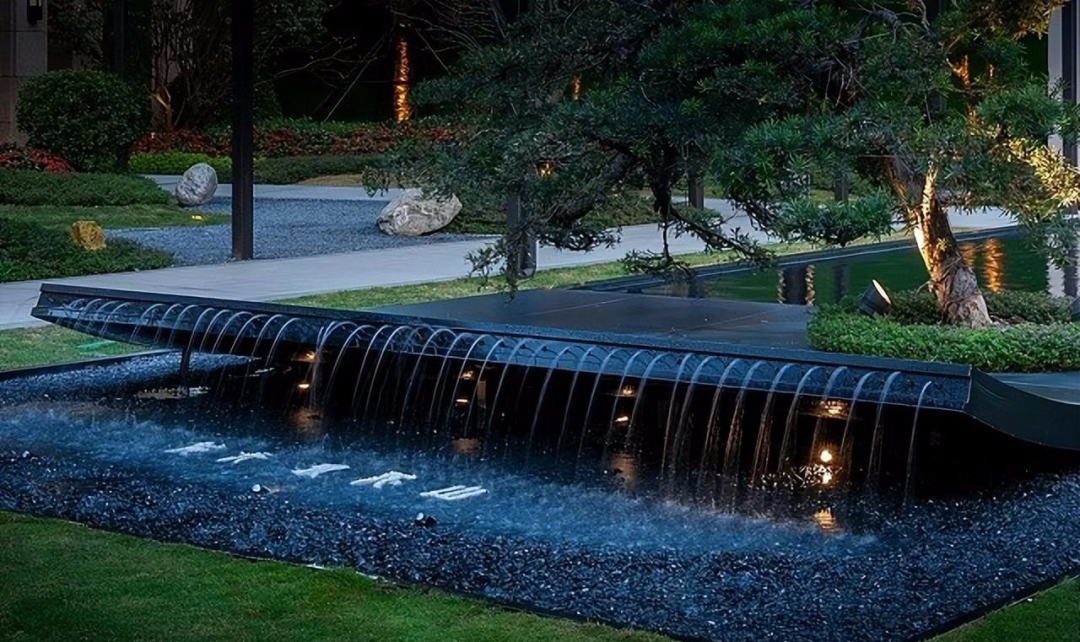 中小型水景，讓庭院更精致美觀。日照別墅庭院設計